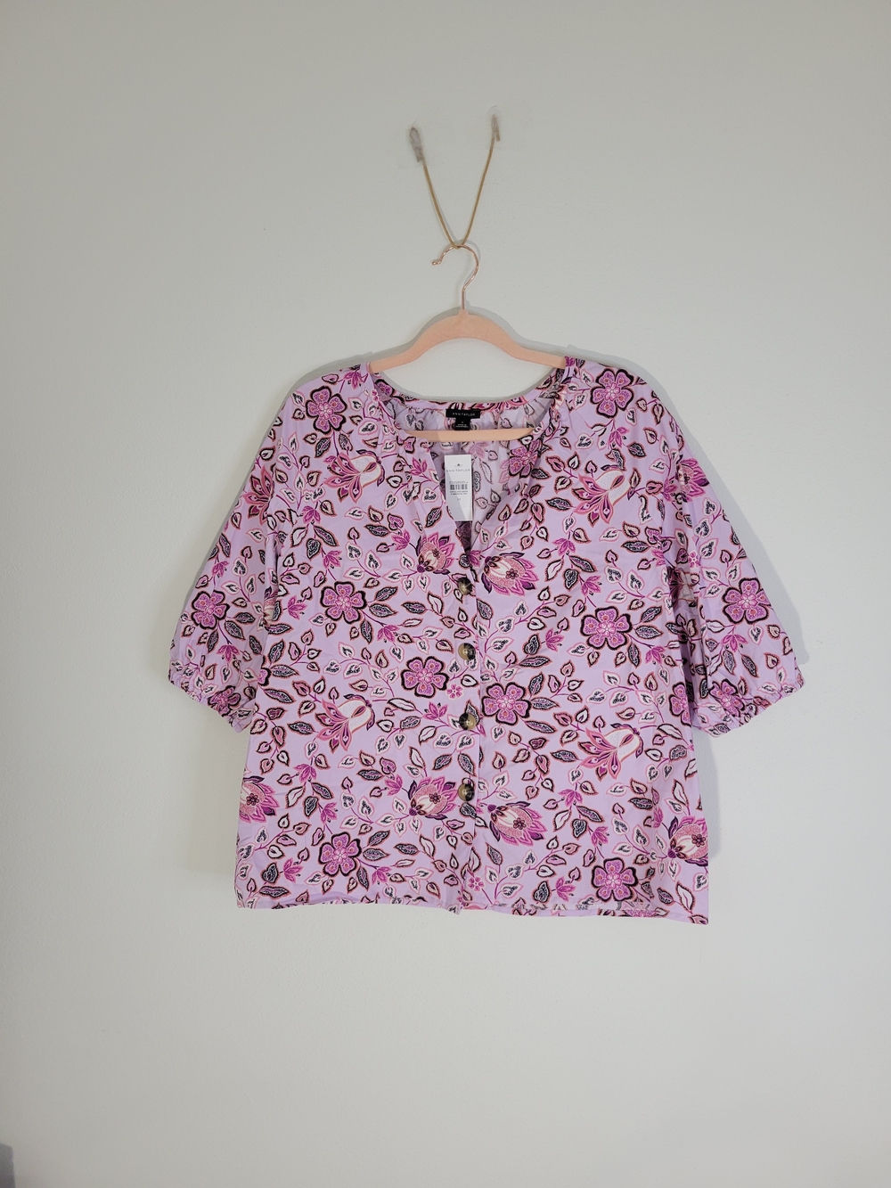 Ann Taylor Floral Button-Front Pink‎ Womens Top NWT.